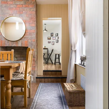 Stylish Retreat Sleeps 7 Harbour Views Tatil Evi *
