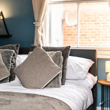 Stylish Retreat Sleeps 7 Harbour Views Tatil Evi